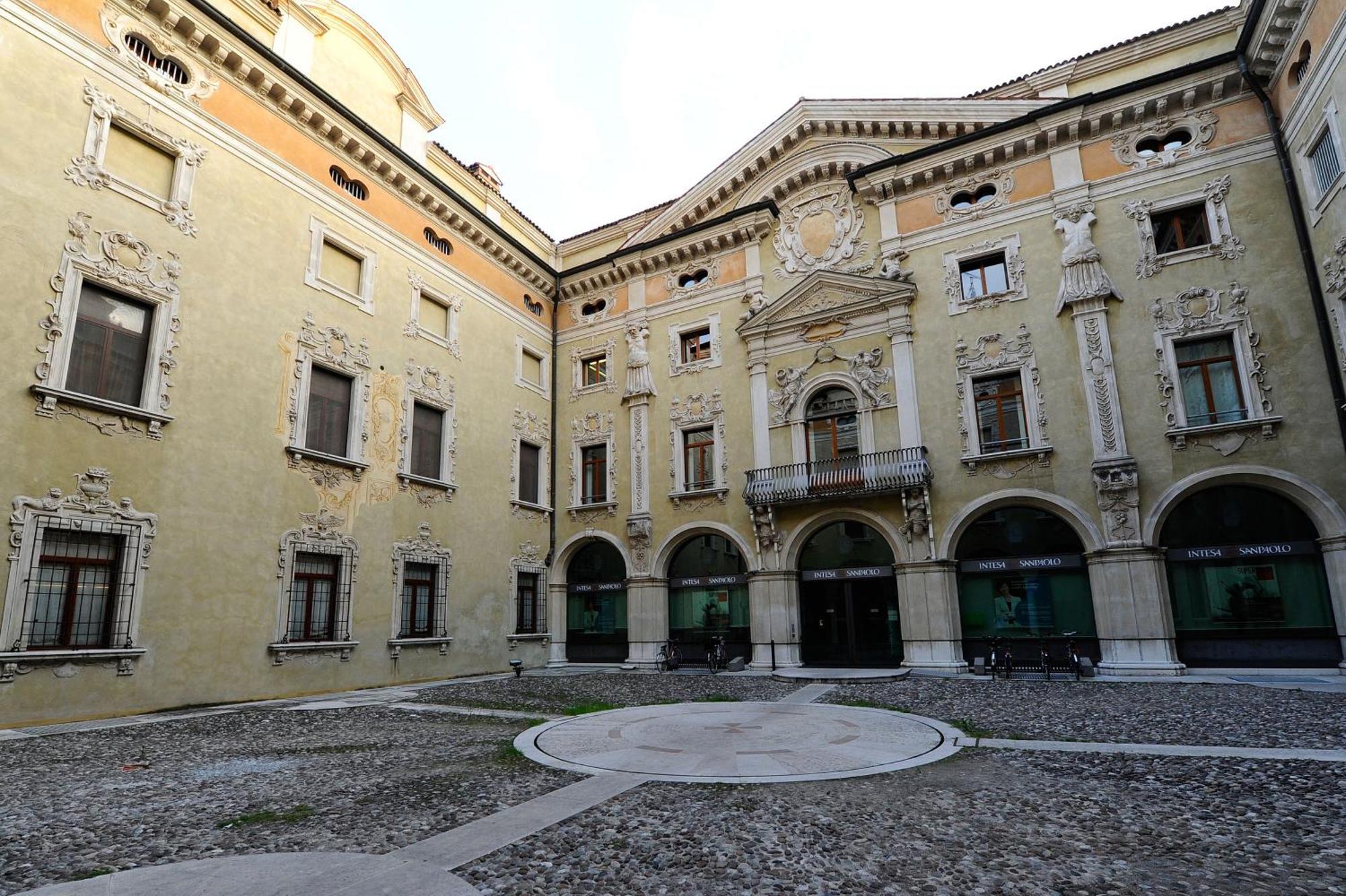 Casa Museo Palazzo Valenti Gonzaga Hotel มานโตวา ภายนอก รูปภาพ